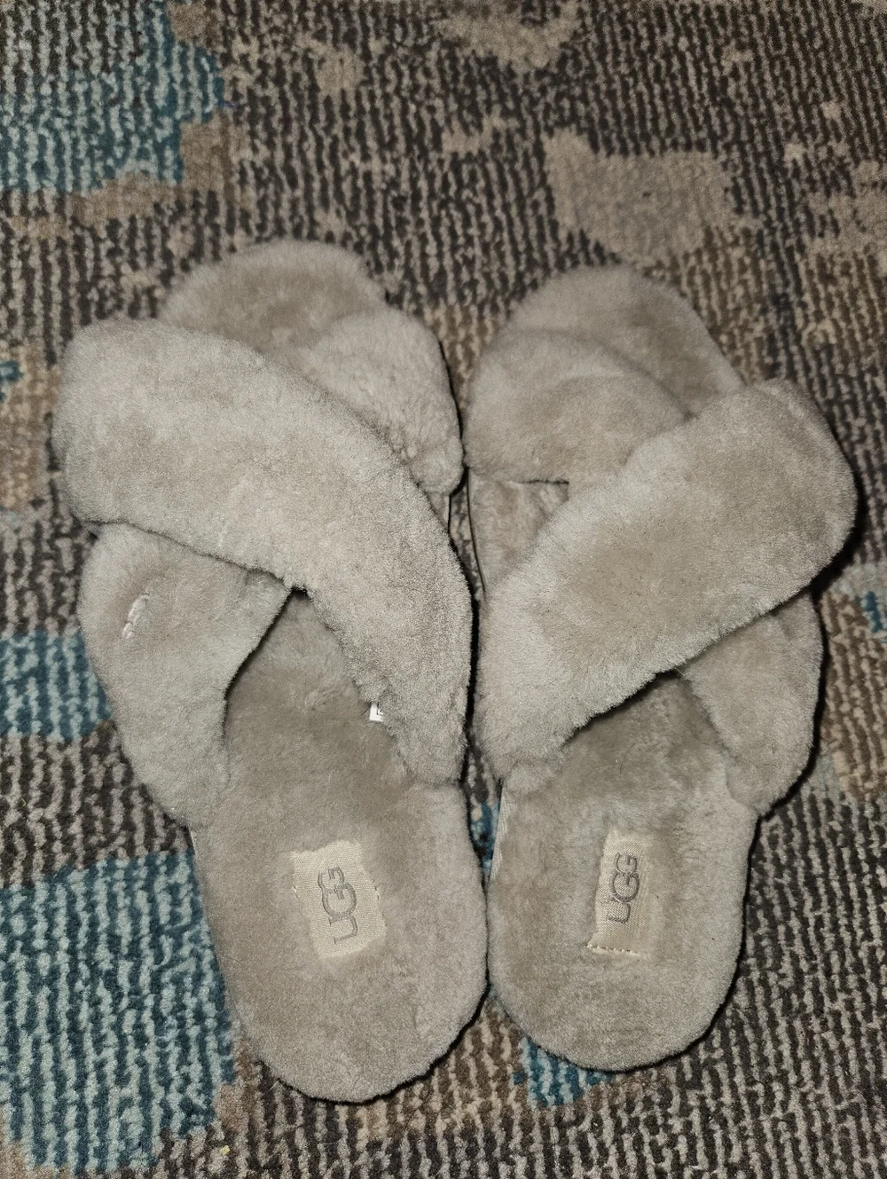 UGG Fuzzie Lamb Slides in Light Gray - Size 9 - Picture 2 of 6